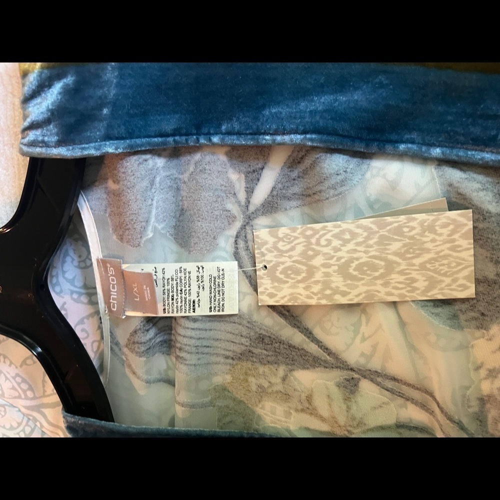 Chico’s velvet cardigan, new, with beads - Picture 5 of 5